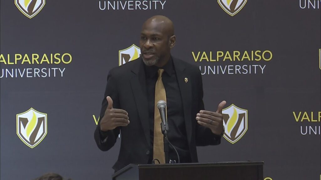 former illini roger powell takes over as valparaisos mens basketball coach