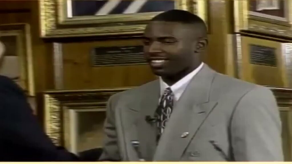 charlie ward wins the heisman trophy 1993