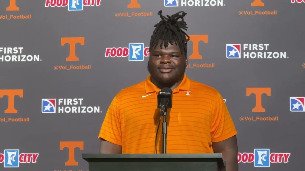 tennessee dl elijah simmons details early game play line rotations game improvements