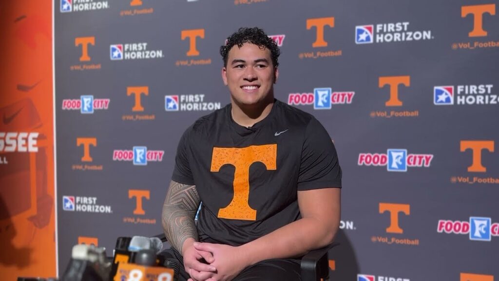tennessee dl jaxson moi talks transition to rocky top samoan culture at tennessee vol football