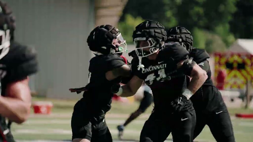 cincinnati football micd up josh minkins