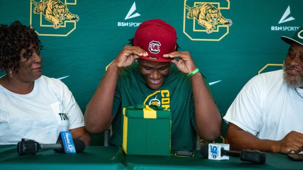 conways tonka hemingway commits to south carolina