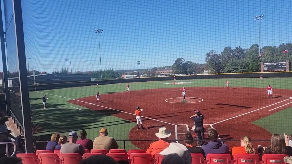hannah gardner webb warm up and lead off fall ball 2024