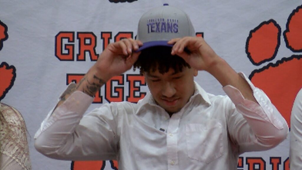 izzy miles signs with tarleton state