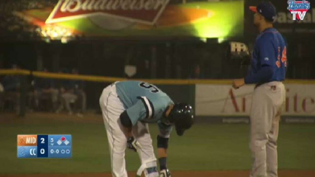 jd davis hits a double for the hooks