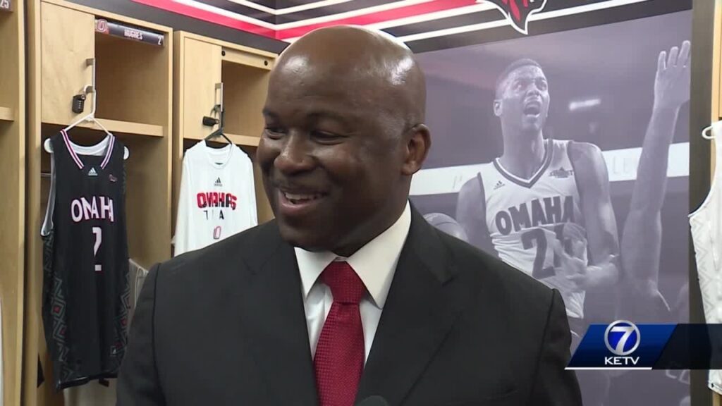 mavericks welcome new head basketball coach