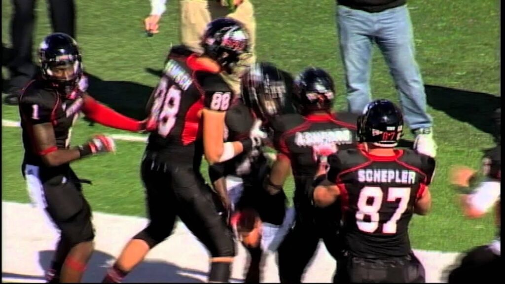tommy lee lewis career highlights niu huskies
