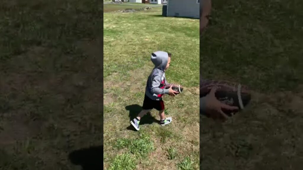 young tom brady throwing football