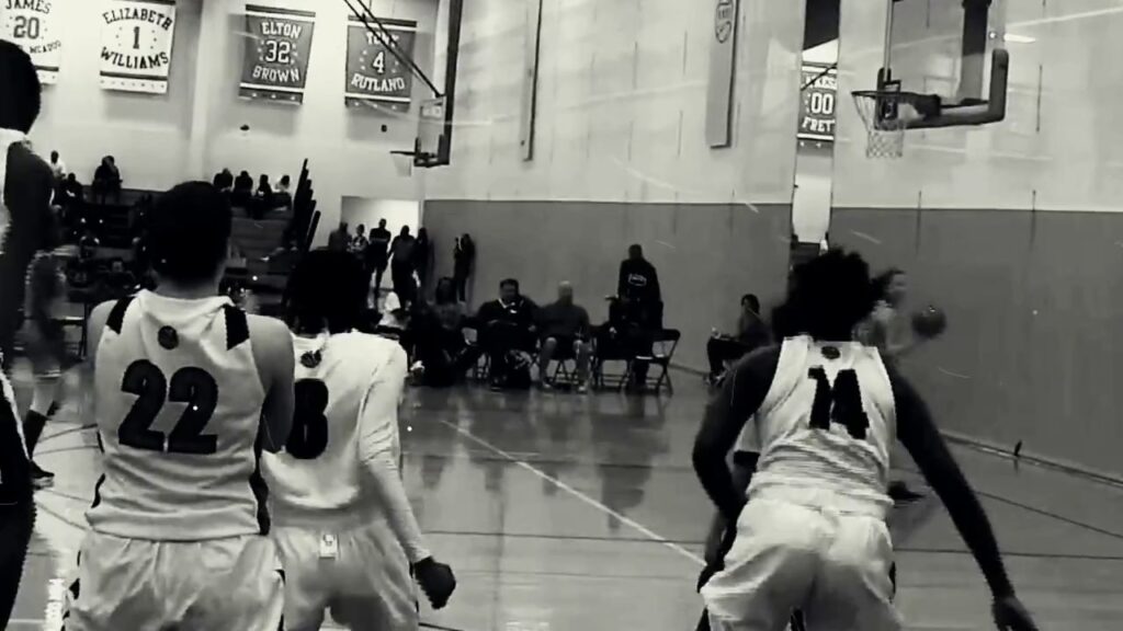 laeticia amihere canadas first in game dunker is only 15 years old