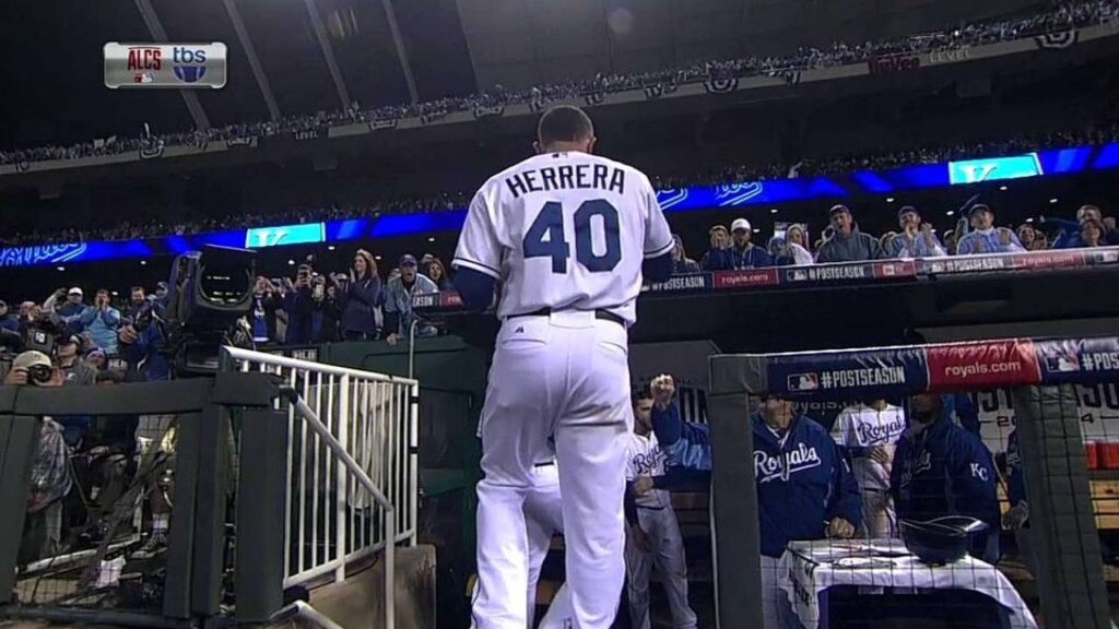 alcs gm3 herrera whiffs hundley for 1 2 3 7th inning